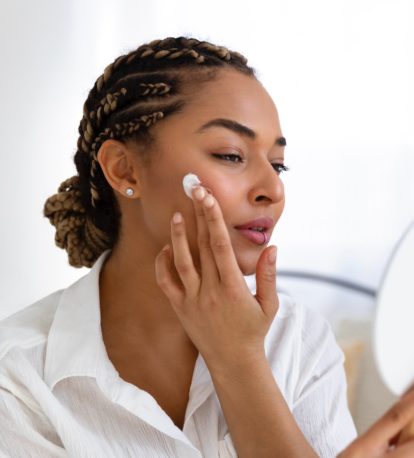 A NATURAL, DAILY BOOST FOR SMOOTHER & MORE YOUTHFUL-LOOKING SKIN